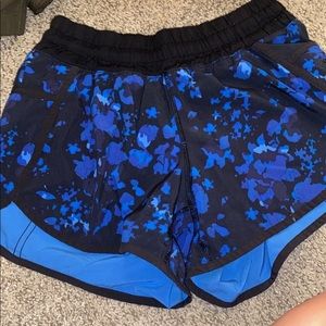 SUPER CUTE blue, black  and light blue lululemon short!